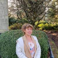 Sitter Profile Image: Nina H.