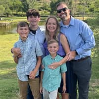 Sitter Profile Image: Holly L.