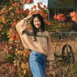 Sitter Profile Image: Caroline L.