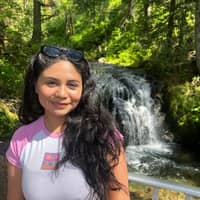 Sitter Profile Image: Victoria L.