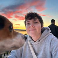 Sitter Profile Image: Laura L.