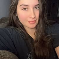 Sitter Profile Image: Laura M.