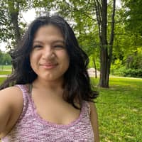 Sitter Profile Image: Aracely H.
