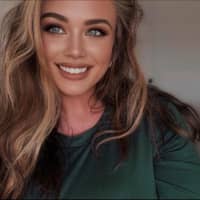 Sitter Profile Image: Holly V.