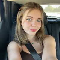 Sitter Profile Image: Ella M.