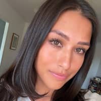 Sitter Profile Image: Victoria Y.