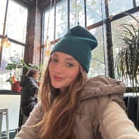 Sitter Profile Image: Olivia G.