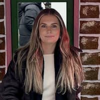 Sitter Profile Image: Johanna P.