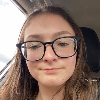 Sitter Profile Image: Febe R.
