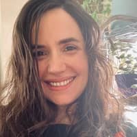 Sitter Profile Image: Leanne P.