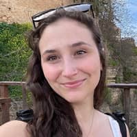 Sitter Profile Image: Leigh P.