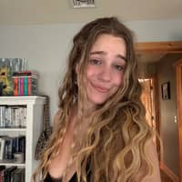 Sitter Profile Image: Hannah W.