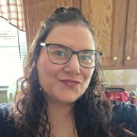 Sitter Profile Image: Sara V.