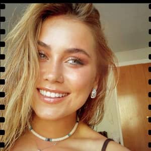 Sitter Profile Image: Raluca S.
