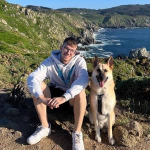 Sitter Profile Image: Javier F.