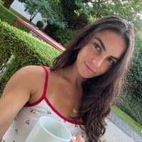 Sitter Profile Image: Shana L.