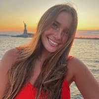 Sitter Profile Image: Zoe L.