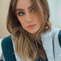 Sitter Profile Image: REBECCA S.