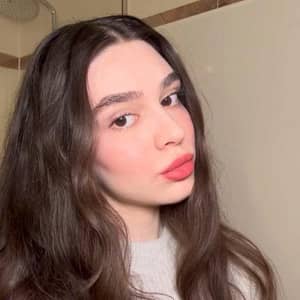 Sitter Profile Image: Victoria M.