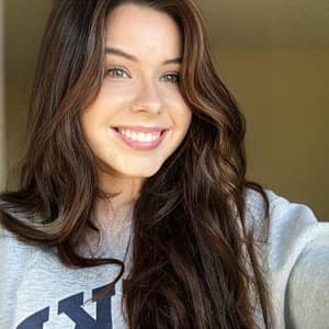 Sitter Profile Image: Emily H.