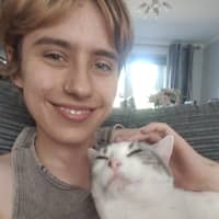 Sitter Profile Image: Ellie M.