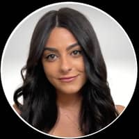 Sitter Profile Image: Julia C.