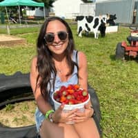 Sitter Profile Image: Alexa T.