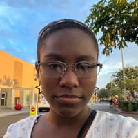 Sitter Profile Image: Danielle L.