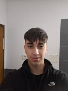 Sitter Profile Image: Luca S.