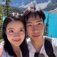 Sitter Profile Image: Yan & Guodong C.