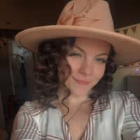 Sitter Profile Image: holley h.