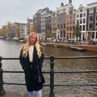 Sitter Profile Image: Hayley D.