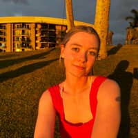 Sitter Profile Image: Grace L.