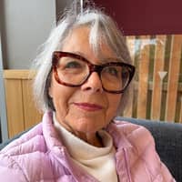 Sitter Profile Image: Lynn F.