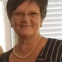 Sitter Profile Image: Linda R.