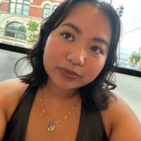 Sitter Profile Image: Vy N.