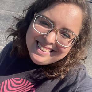 Sitter Profile Image: Laura H.