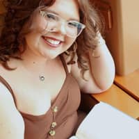 Sitter Profile Image: Olyvea M.