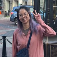 Sitter Profile Image: Wei Y.