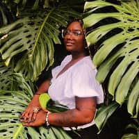 Sitter Profile Image: Delia W.