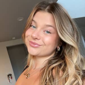 Sitter Profile Image: Molly T.