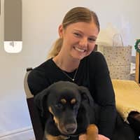 Sitter Profile Image: Lindsey F.