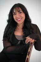 Sitter Profile Image: Mia R.