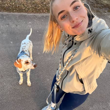 Sitter Profile Image: Annika R.