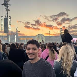 Sitter Profile Image: Youssef E.