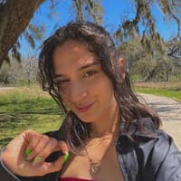 Sitter Profile Image: Beatriz F.