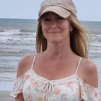 Sitter Profile Image: Elizabeth T.