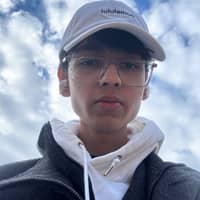 Sitter Profile Image: Nesh s.