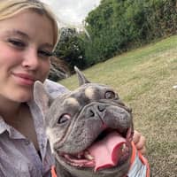 Sitter Profile Image: Halle J.