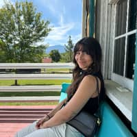 Sitter Profile Image: Sierra P.